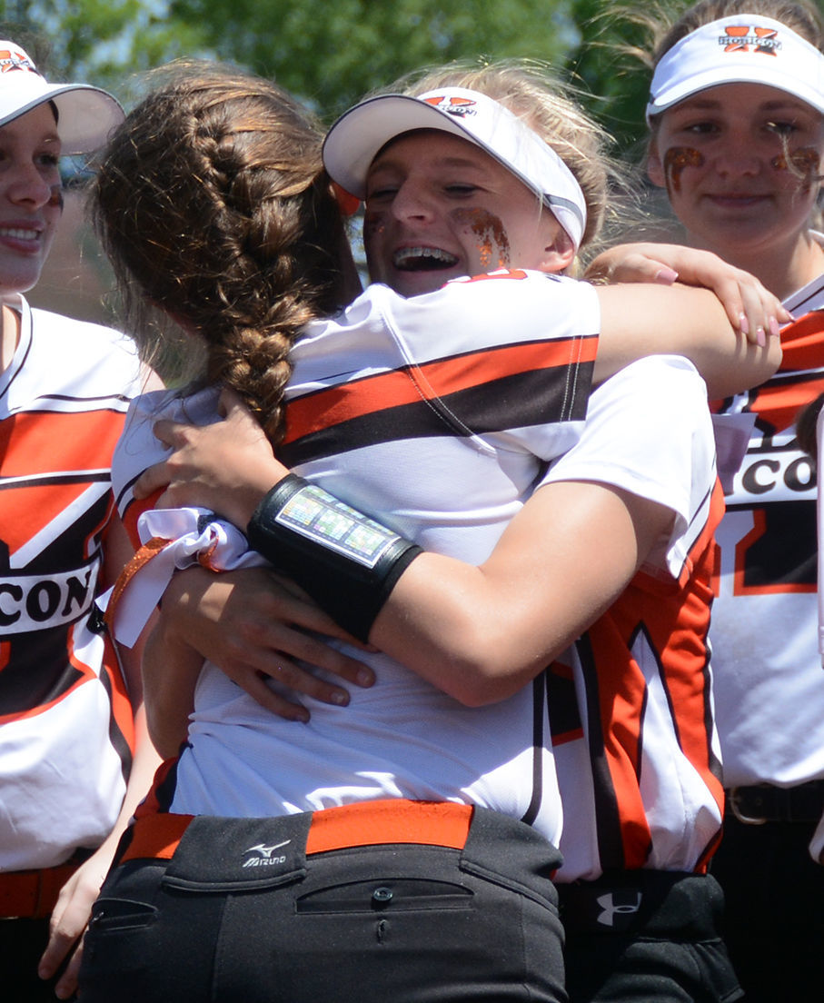 Paige Boeck and Aleaya Neu